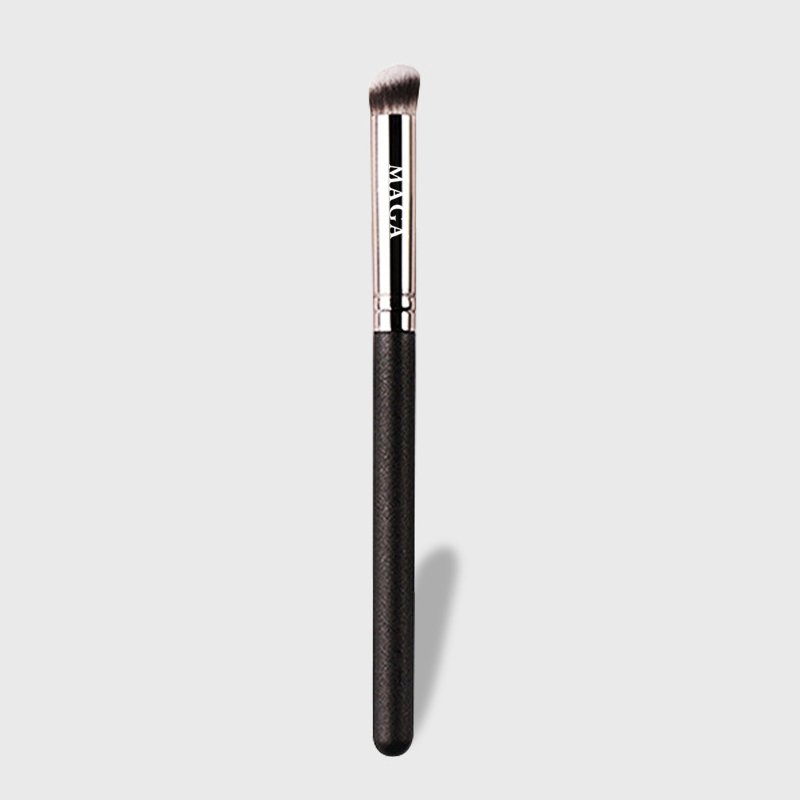 Cọ Che Khuyết Điểm MAGA Angled Fat Concealer Brush 170